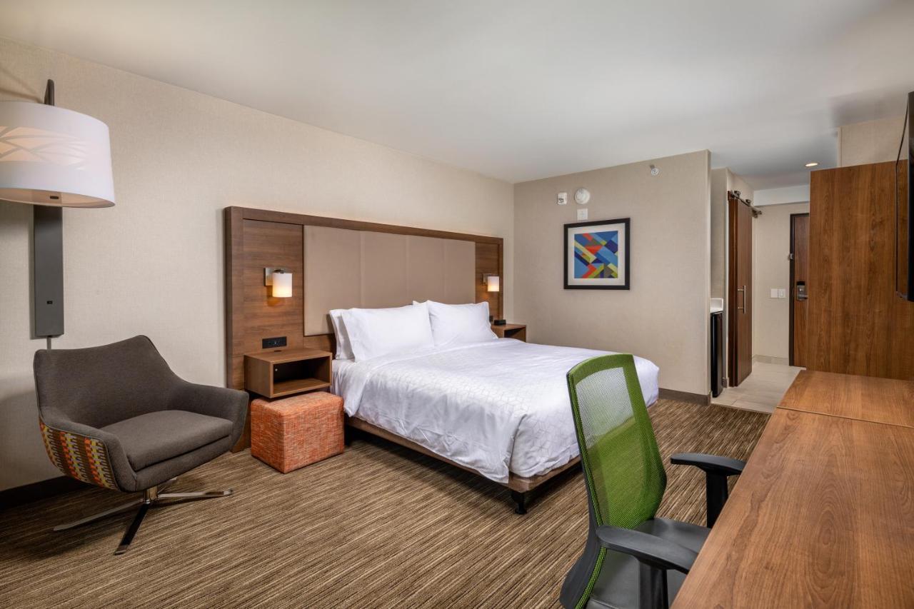 Holiday Inn Express & Suites Chatsworth By Ihg Los Angeles Eksteriør bilde