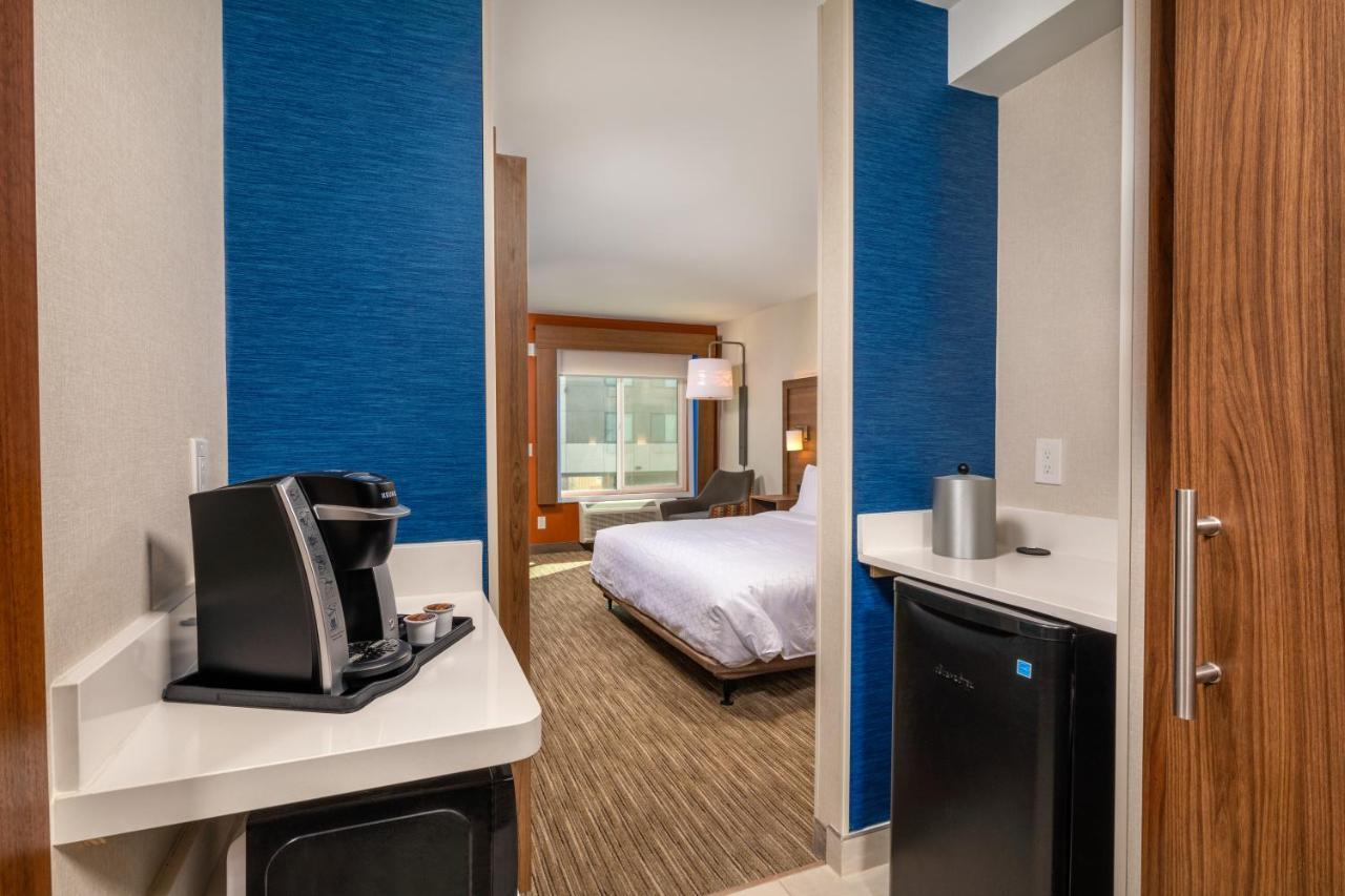 Holiday Inn Express & Suites Chatsworth By Ihg Los Angeles Eksteriør bilde