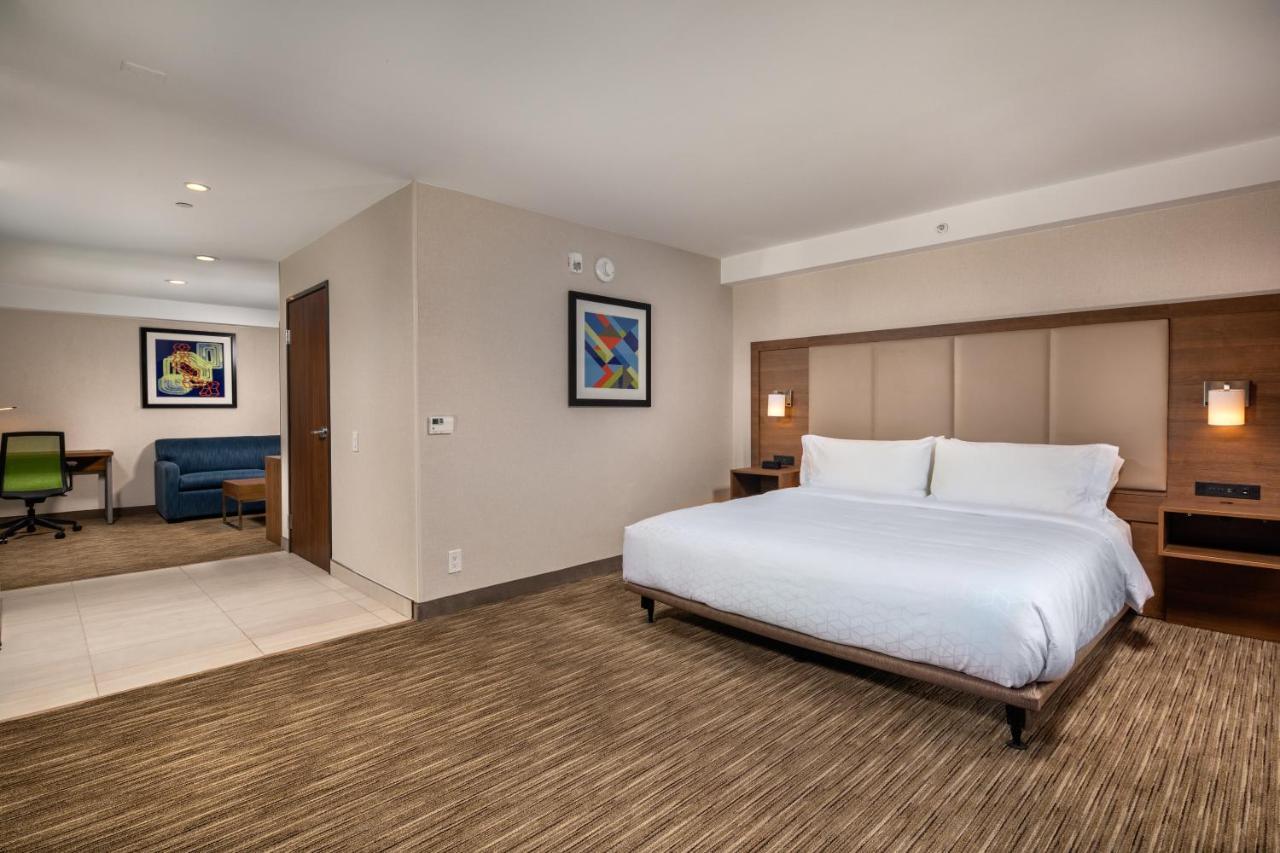 Holiday Inn Express & Suites Chatsworth By Ihg Los Angeles Eksteriør bilde