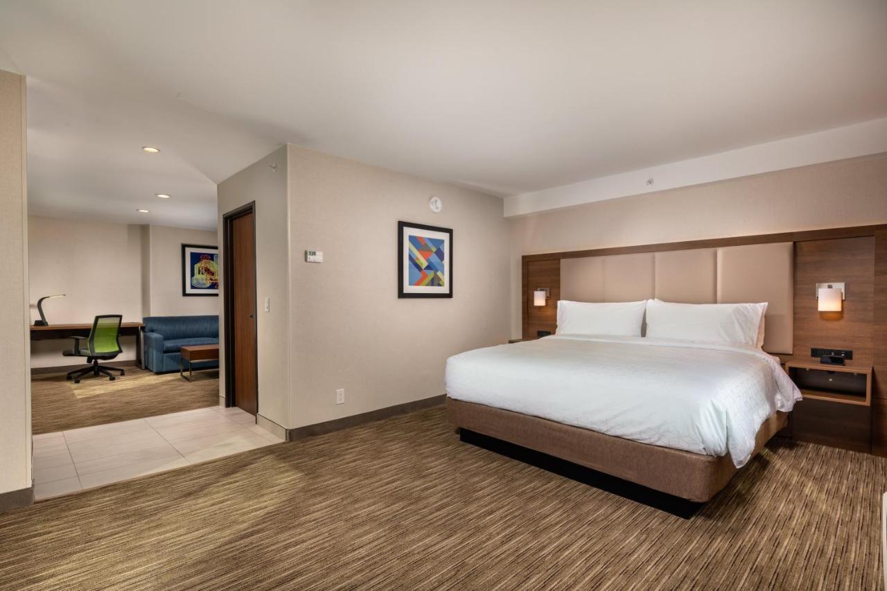 Holiday Inn Express & Suites Chatsworth By Ihg Los Angeles Eksteriør bilde