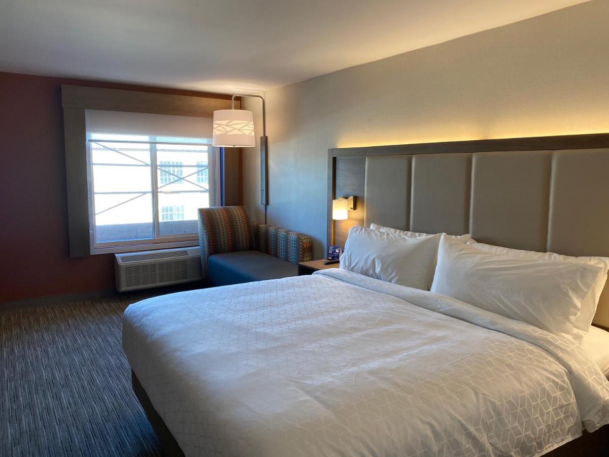 Holiday Inn Express & Suites Chatsworth By Ihg Los Angeles Eksteriør bilde