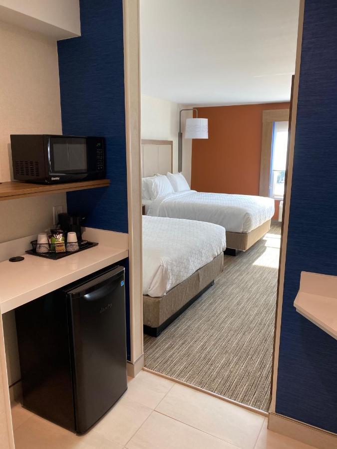 Holiday Inn Express & Suites Chatsworth By Ihg Los Angeles Eksteriør bilde
